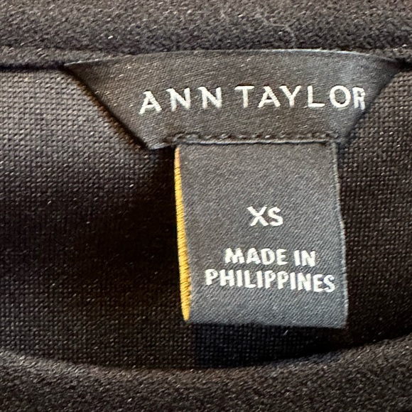 Ann Taylor Black ruffle Short sleeves Blouse SZ XS Great Condition - Picture 6 of 10